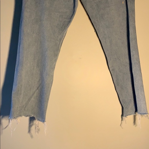Light wash Mom Jeans - Picture 3 of 5